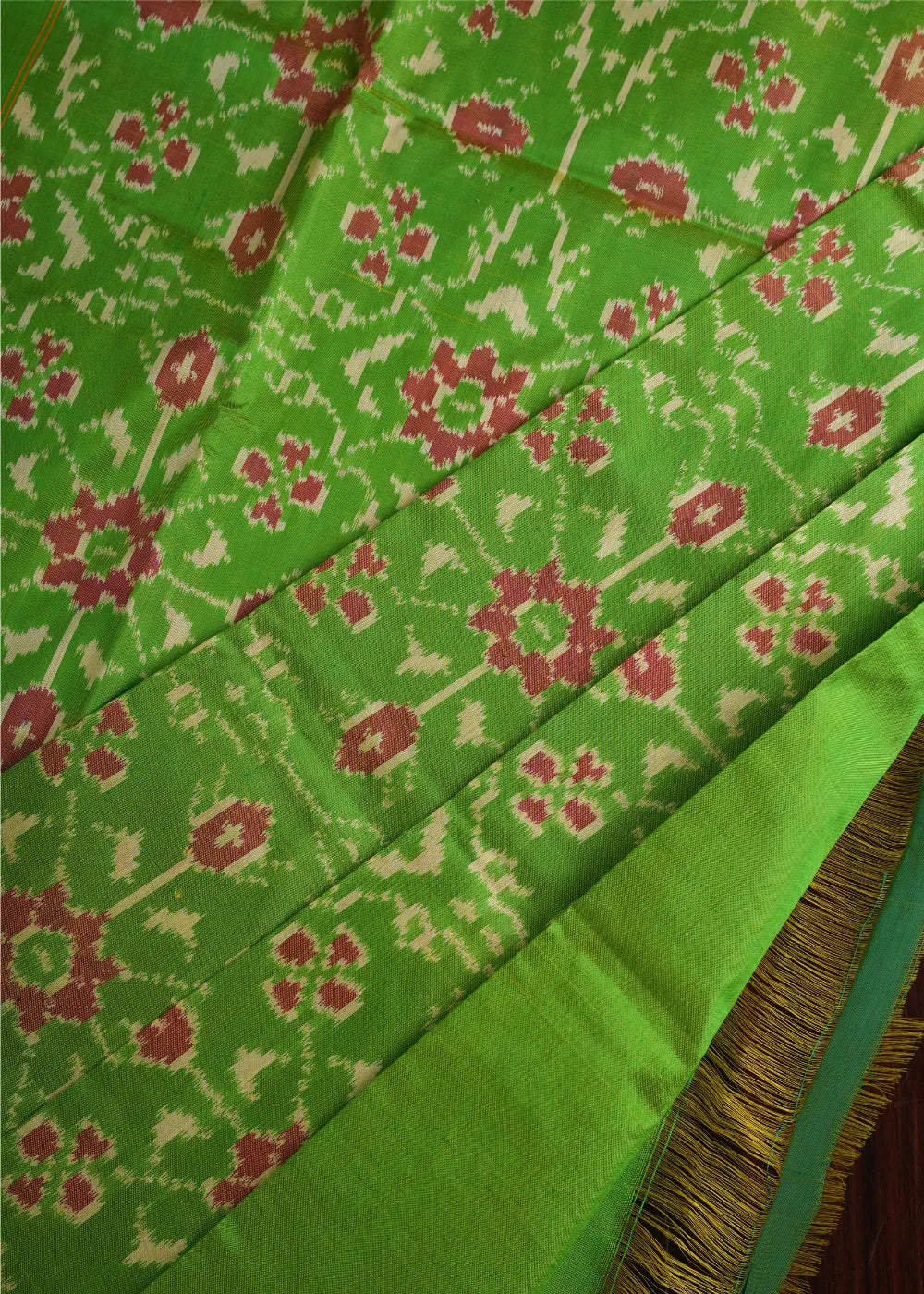 Parrot Green Plain Ikkat Silk Saree